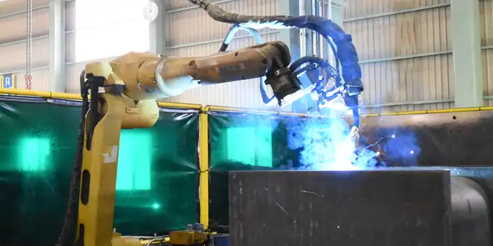 連結コラム溶接ロボット